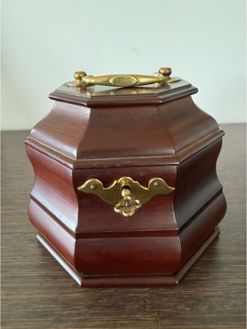 Colonial Williamsburg, Williamsburg Restoration Tea Caddy
